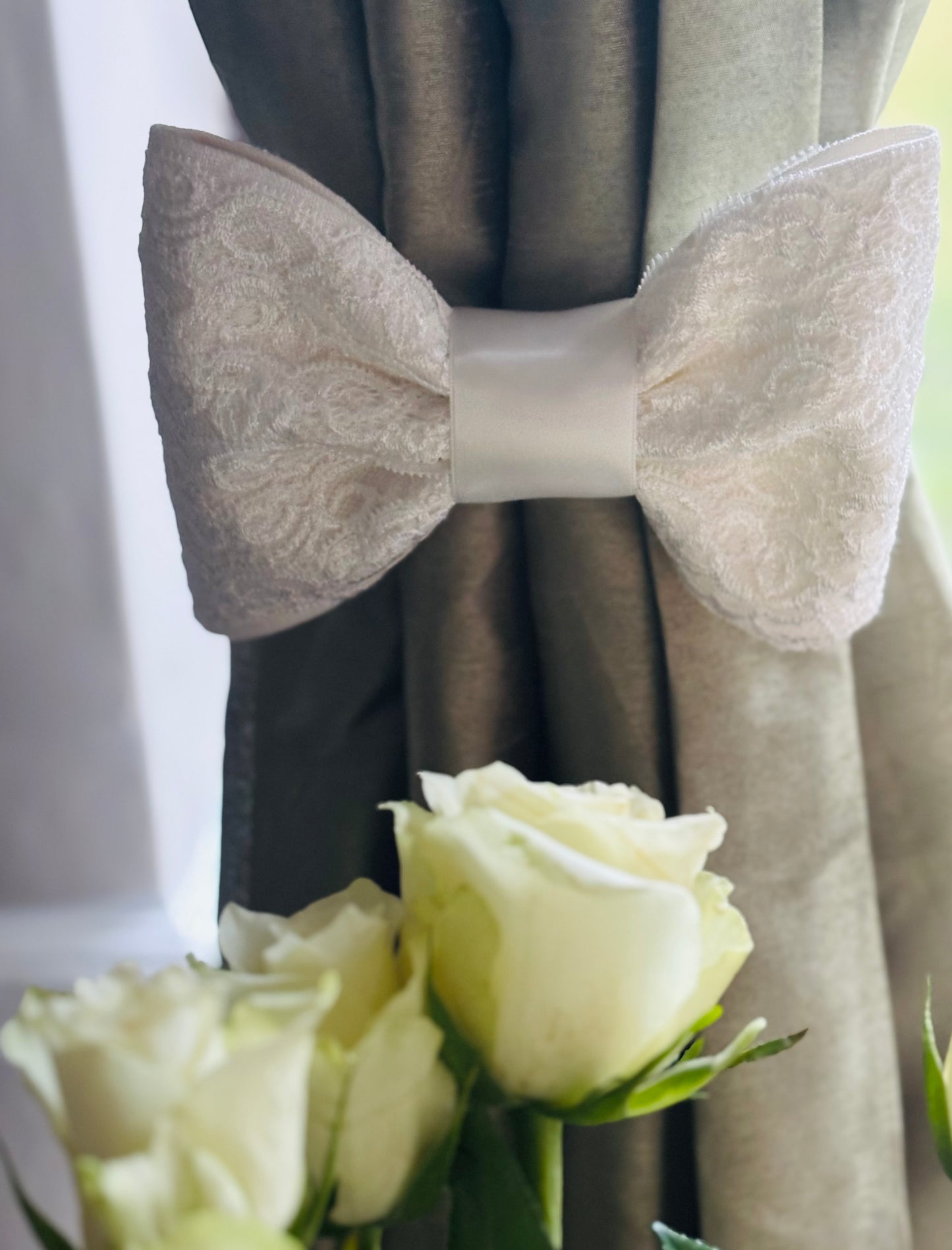 Lace Bow Curtain TieBack Set