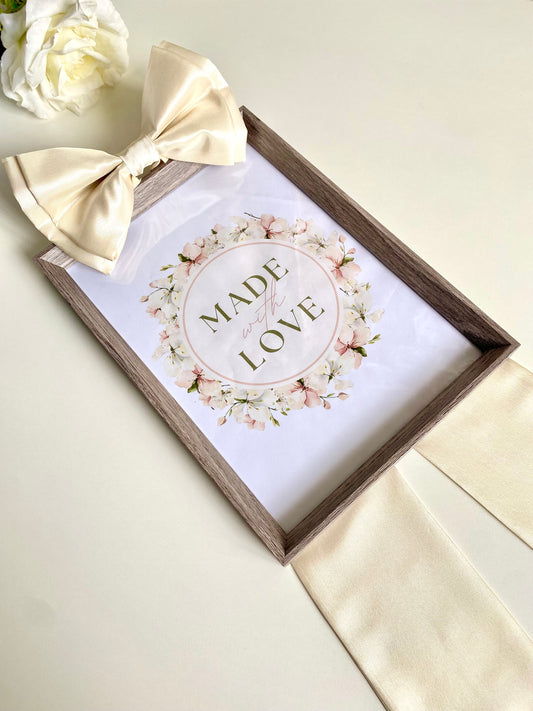 Ivory Taffeta Picture Bow