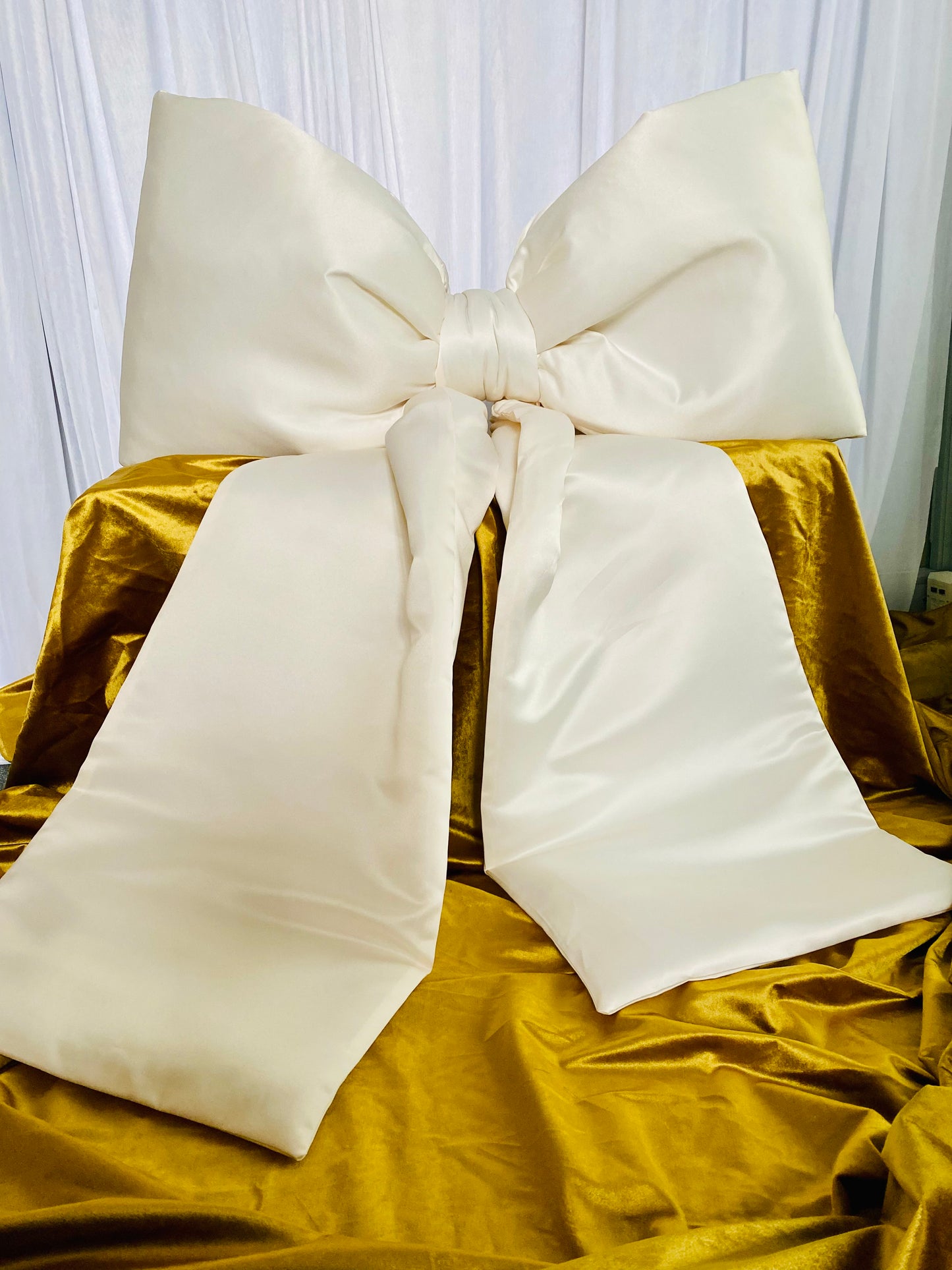 Elegant Duchess Satin Bow – Tree Topper, Wall or Event Decoration