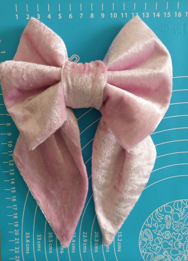 Small Velvet Cot Bow x 1