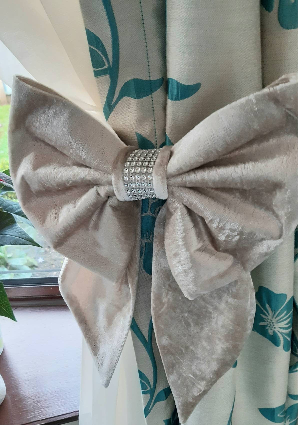 Bow Curtain Tie Backs x 2