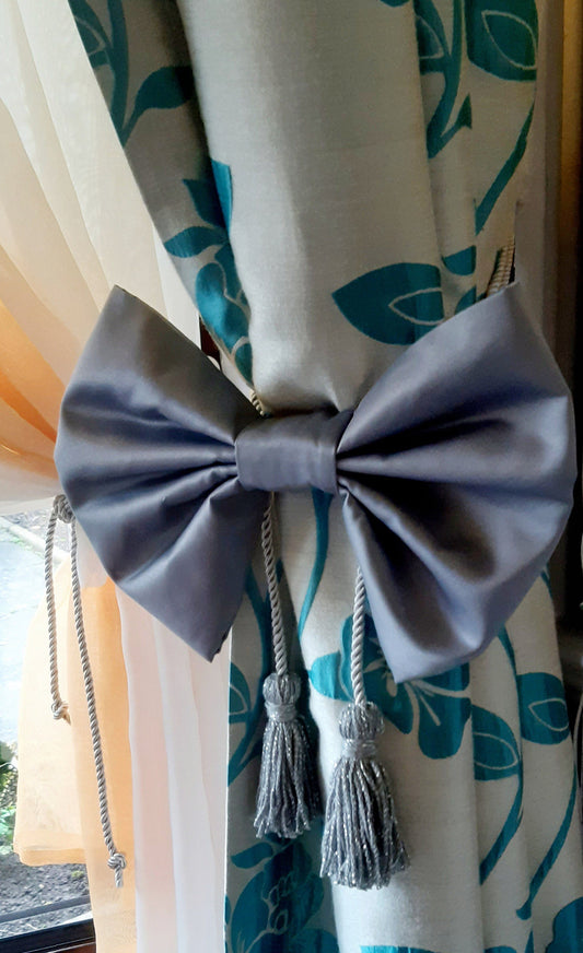 Bow Curtain Tie Backs set